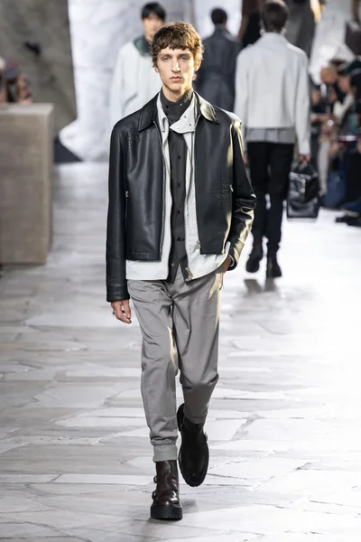 Look 5